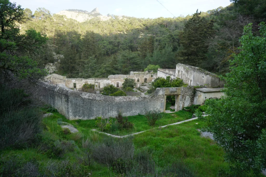 Ermeni Manastırı