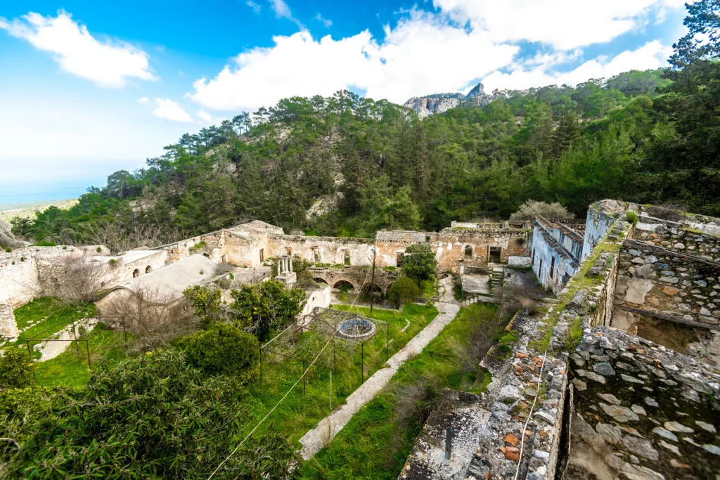 Ermeni Manastırı